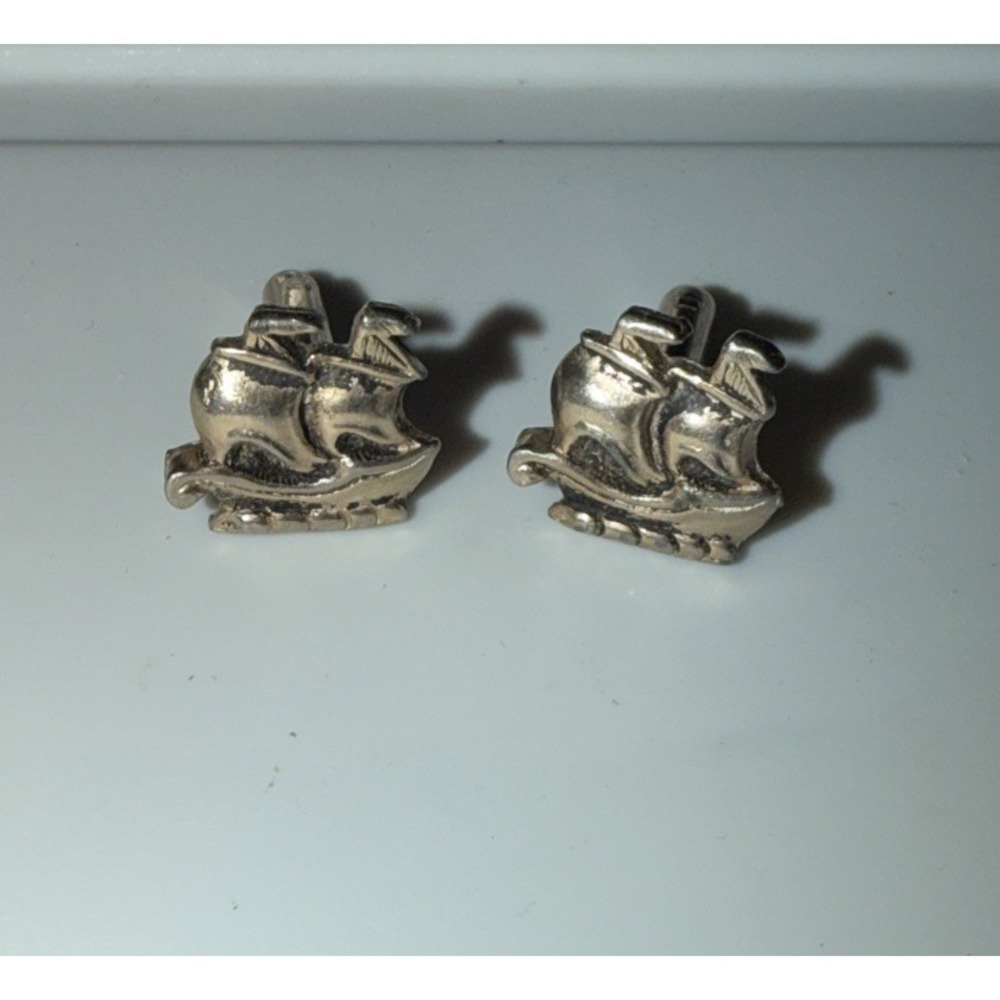 VINTAGE - Men's Sailboat Metal Cufflinks, Nautical Gold